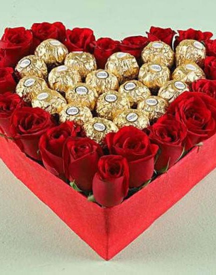 Rocher n Roses Heart Bouquet