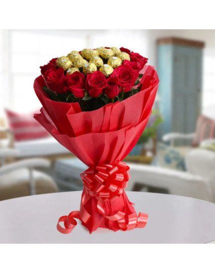 Lovely Roses n Rocher Bouquet
