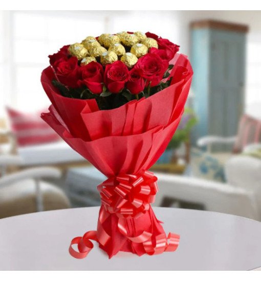 Lovely Roses n Rocher Bouquet