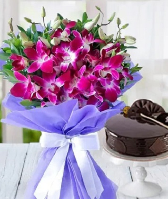 Orchids with 1/2 Kg Chocolate Cake Orchids with 1/2 Kg Chocolate Cake