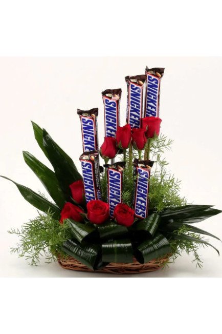 Snickers n Roses Basket