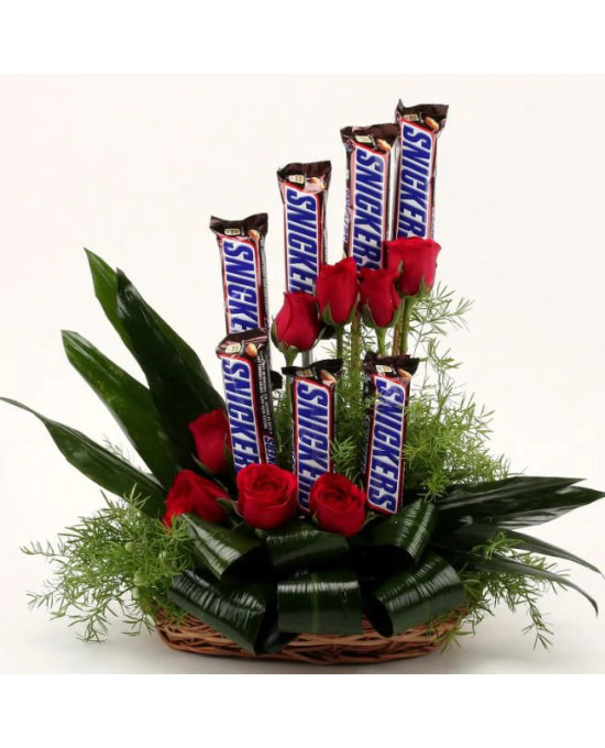Snickers n Roses Basket