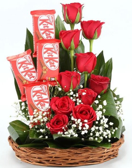 Kitkat n  Red Roses Basket