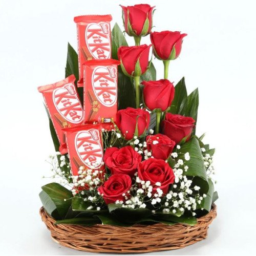 Kitkat n  Red Roses Basket