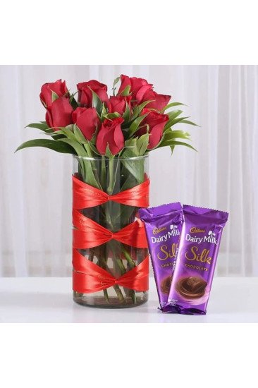 Roses Vase with Silk Chocolates