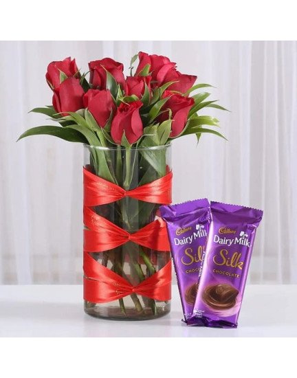 Roses Vase with Silk Chocolates