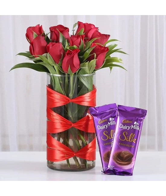 Roses Vase with Silk Chocolates