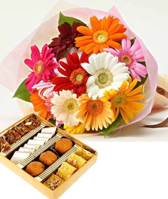 Mix Gerberas n Sweets Combo Mix Gerberas n Sweets Combo