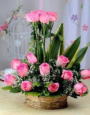 Anonymous Love - 20 Roses In Basket