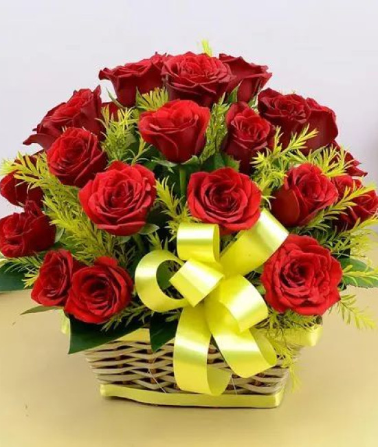 Classic Round Shape Basket of Red Roses Classic Round Shape Basket of Red Roses