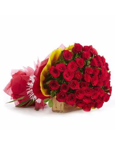 Romantic Charm – 30 Red Roses Bunch