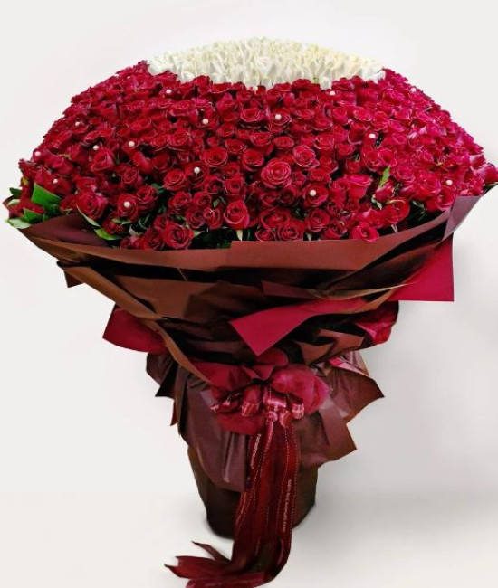 Elegance Hand Bouquet Elegance Hand Bouquet