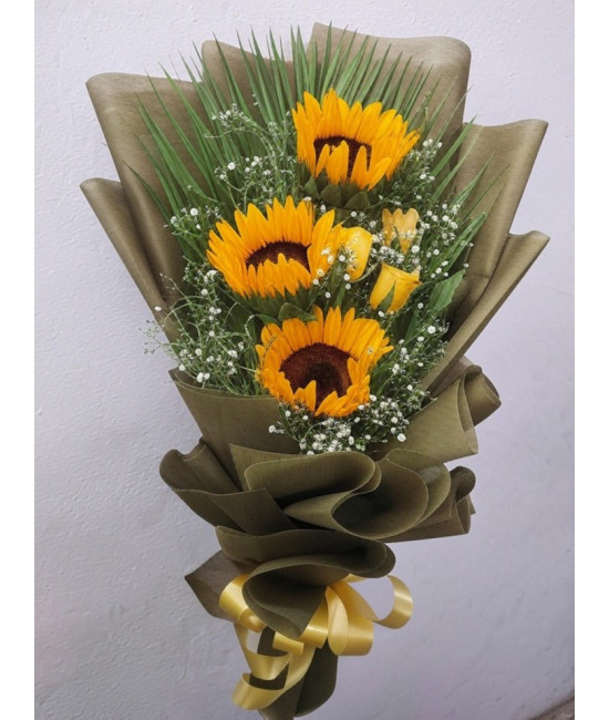 Sun-Kissed Love – Sunflowers & Roses Bouquet