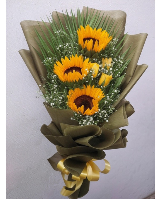 Sun-Kissed Love – Sunflowers & Roses Bouquet