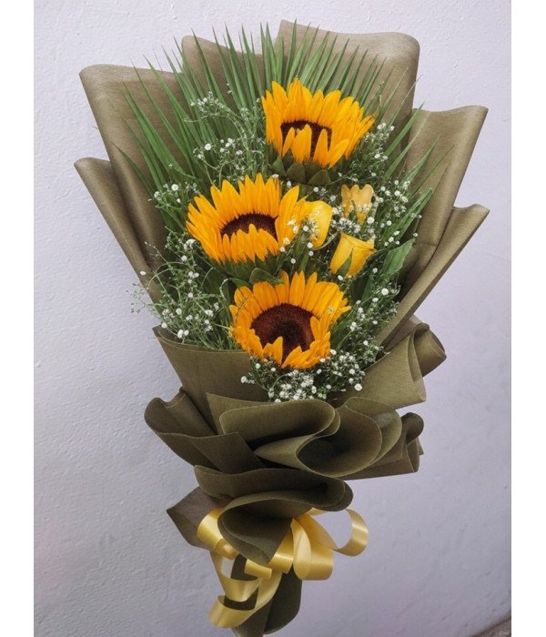 Sun-Kissed Love – Sunflowers & Roses Bouquet
