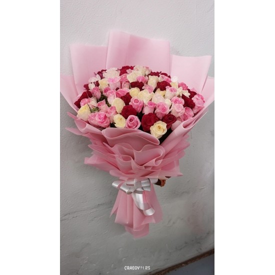Rose Harmony – 60 Mixed Roses Flat Bunch