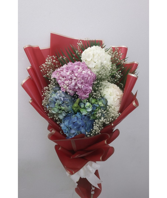 Heavenly Blooms – Premium Hydrangea Flower Bouquet