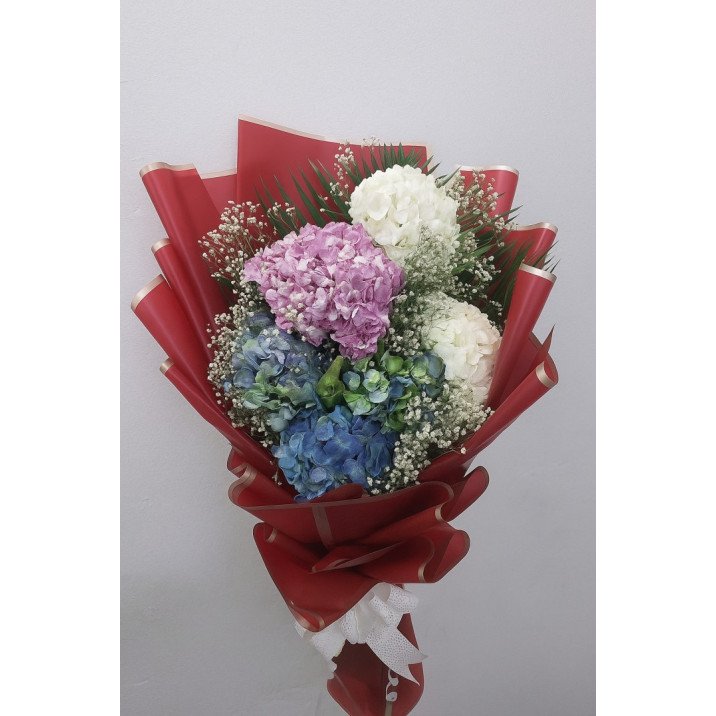 Heavenly Blooms – Premium Hydrangea Flower Bouquet