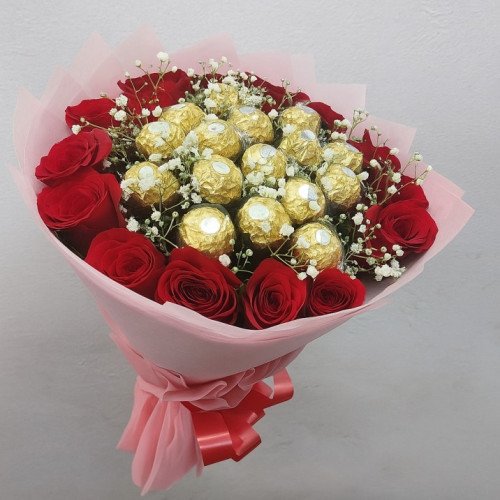 Golden Love – Ferrero & Rose Fusion Bouquet