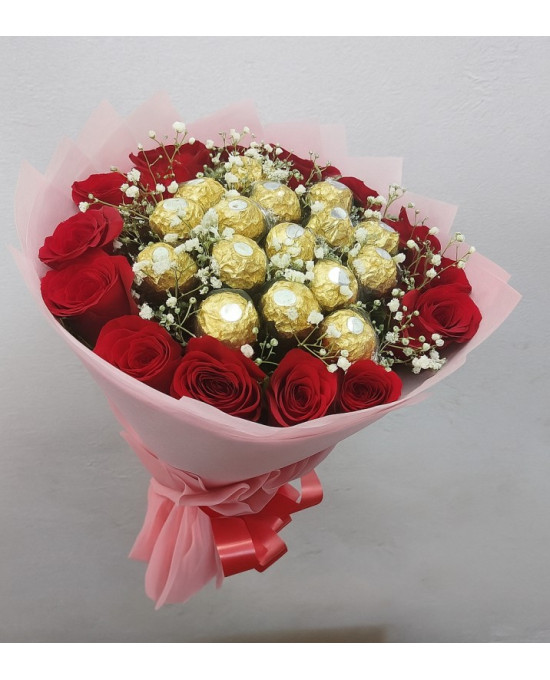 Golden Love – Ferrero & Rose Fusion Bouquet