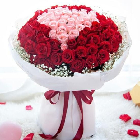 100 Red And Pink Roses Bouquet